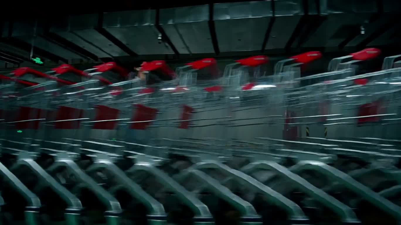 霓虹车库中的时尚追逐 — AI video creation