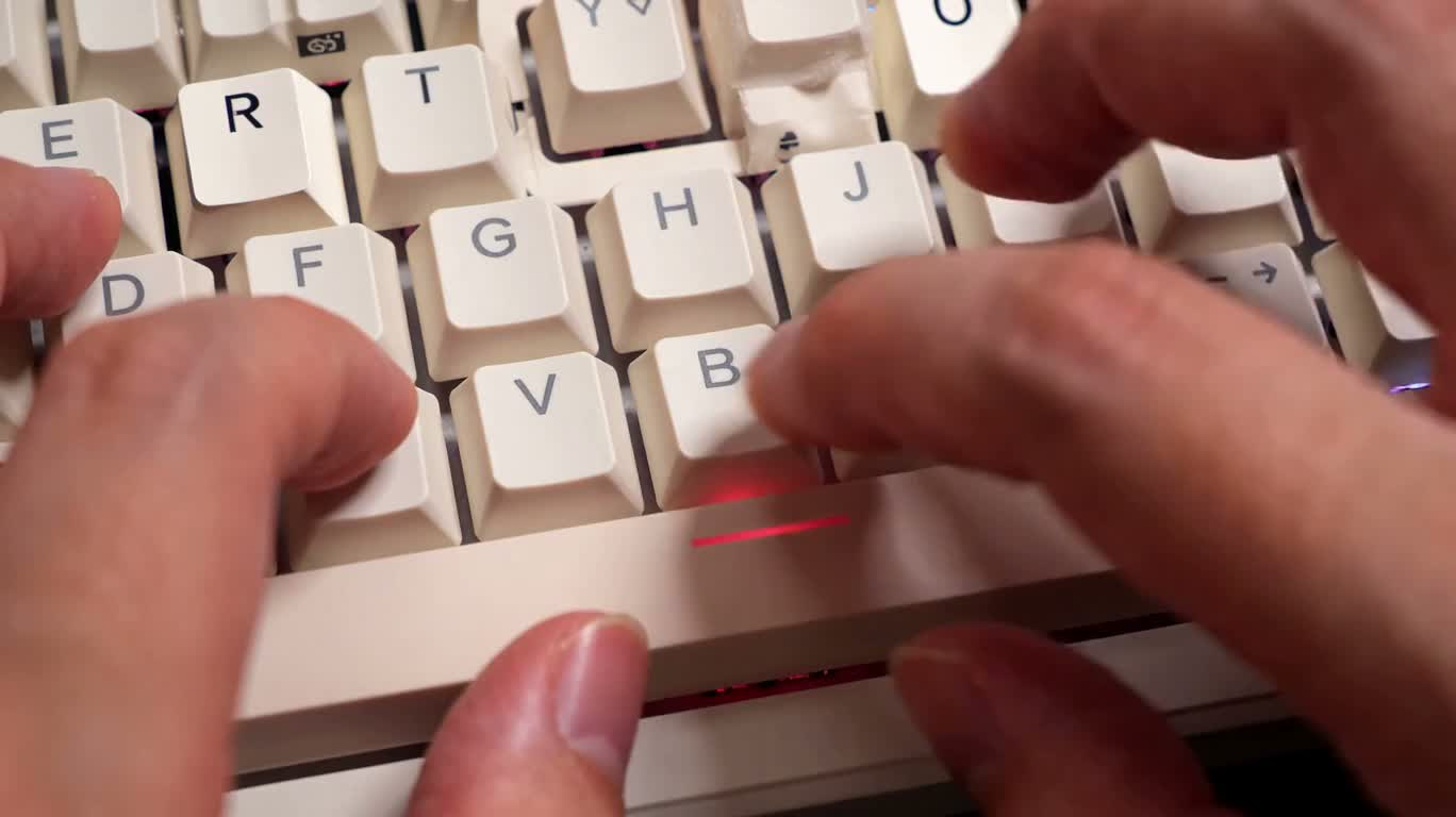 Gõ bàn phím switch kem