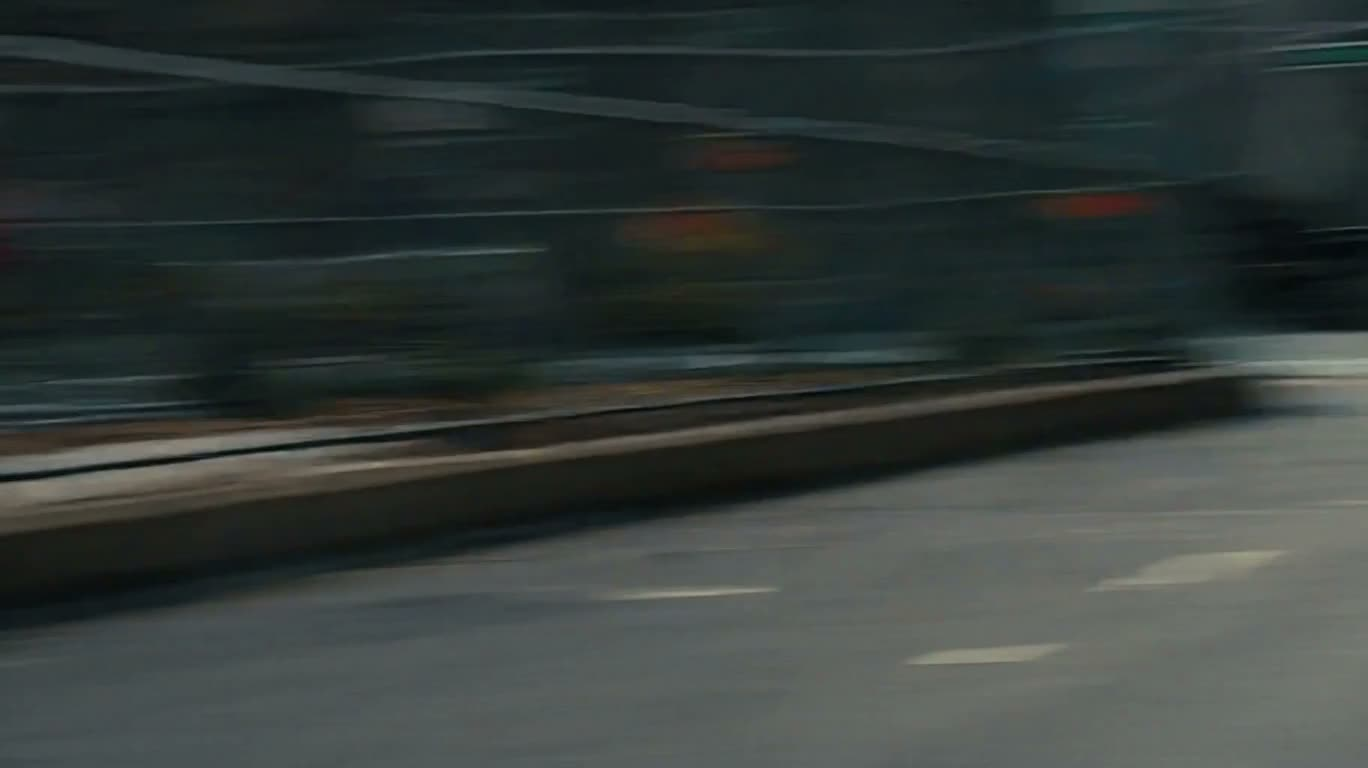 曼哈顿街头哑光黑超跑随拍 — AI video creation