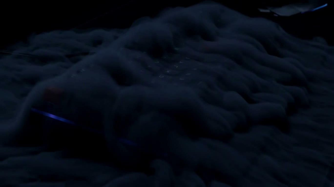 赛博战局：全套电竞装备灯效展示 — AI video creation