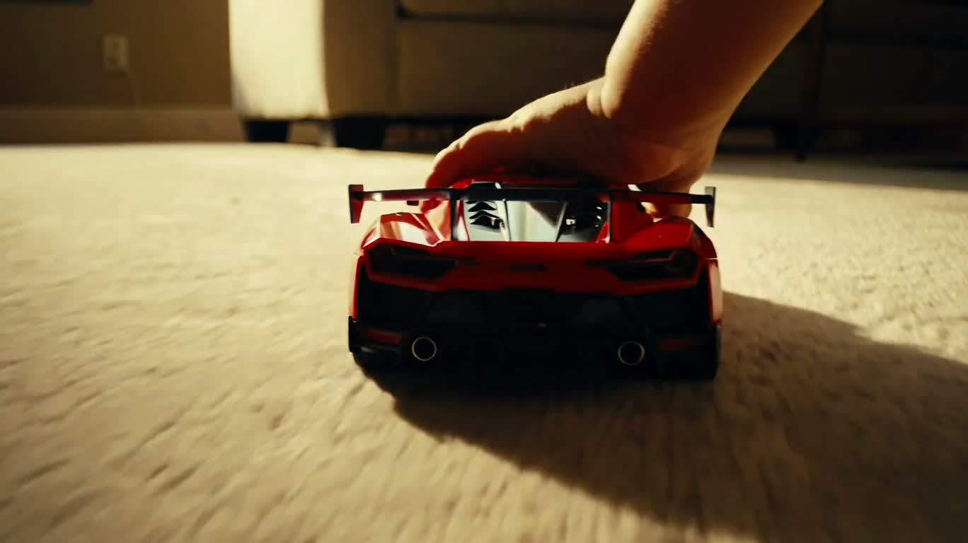 从掌心玩具到赛道疾驰 — AI video creation