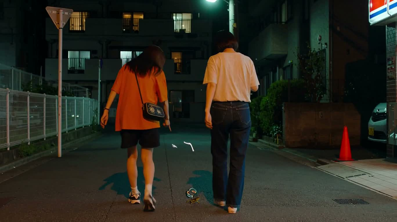 夜路上的青蛙惊喜 — AI video creation