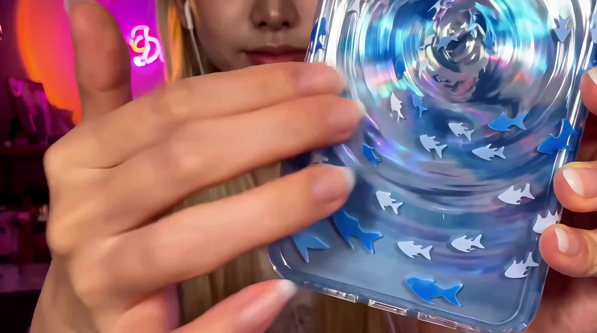霓虹桌前手机壳 15秒