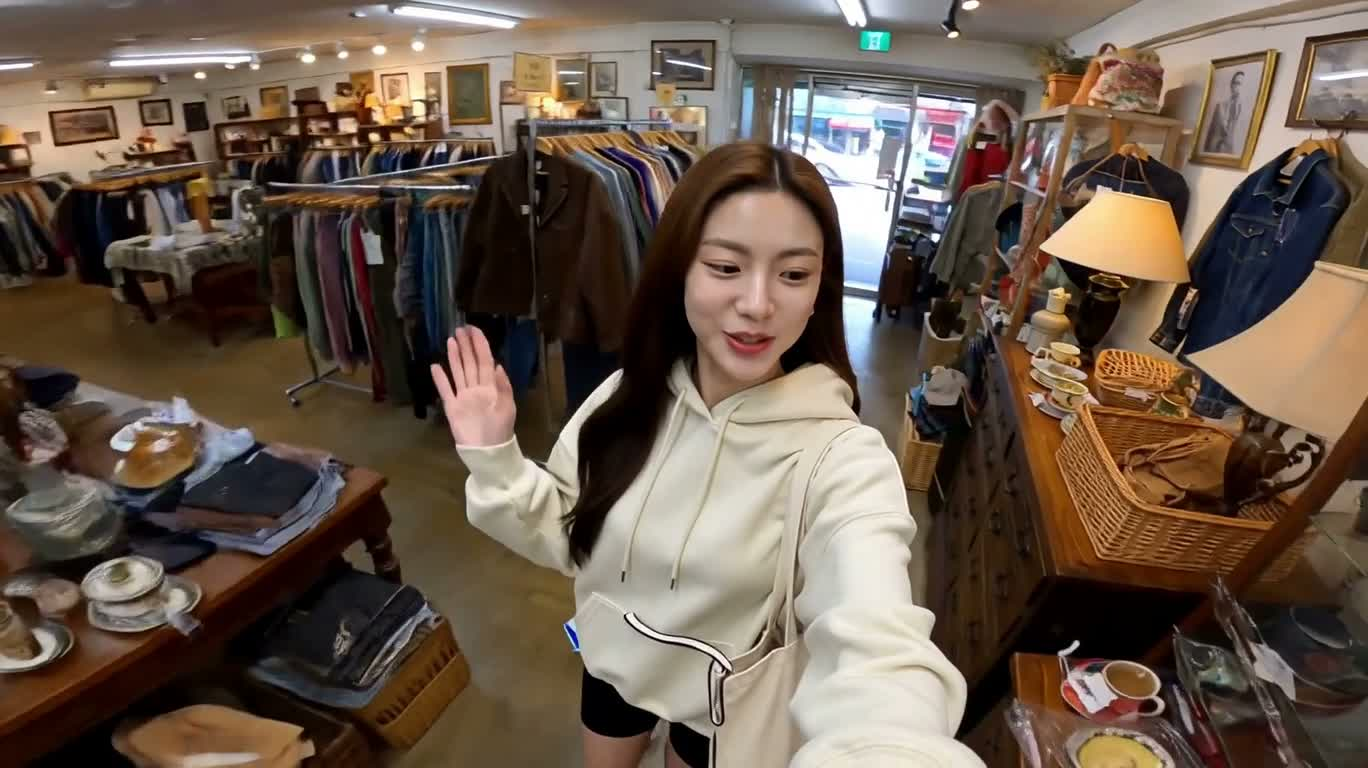 复古旧货店寻宝日记 — AI video creation