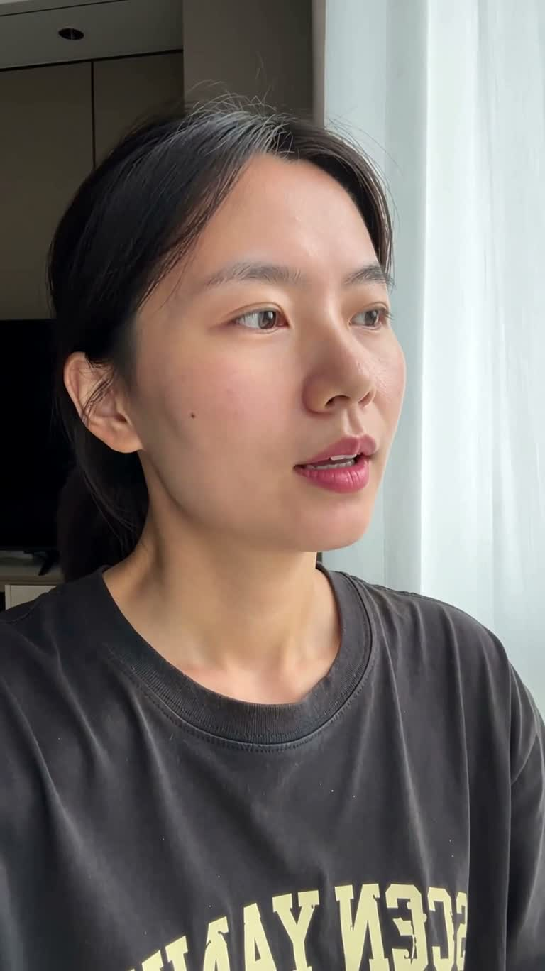 窗光下的静谧肖像 — AI video creation