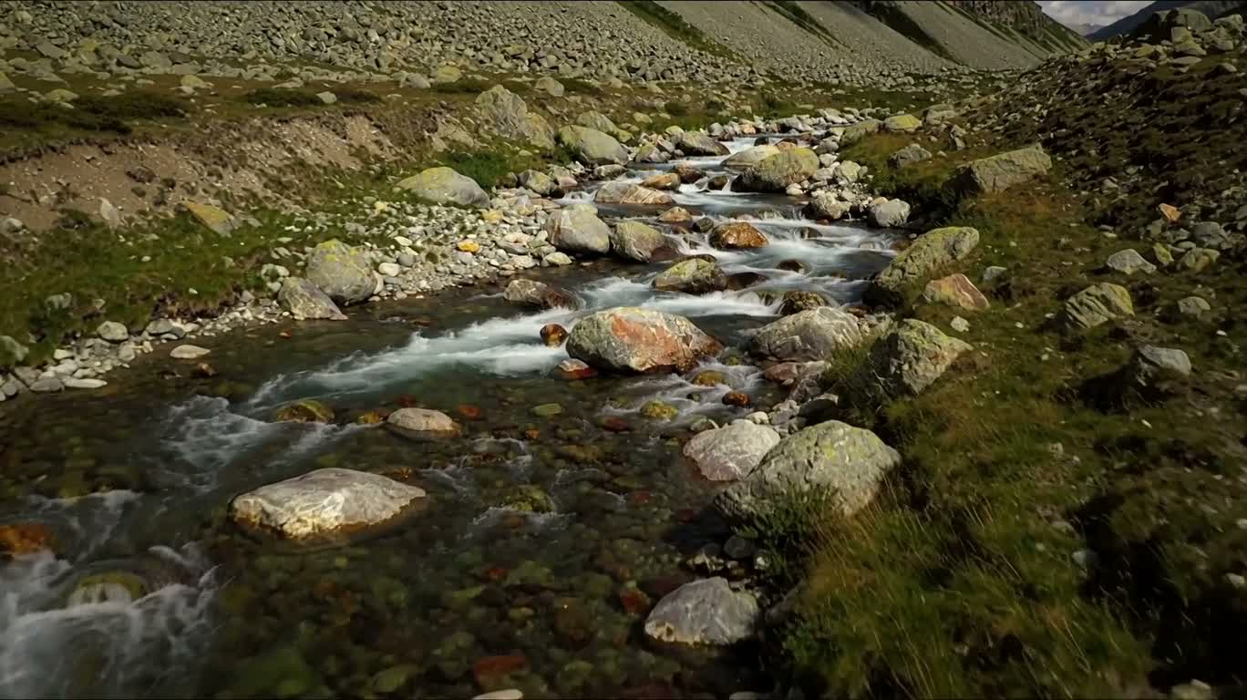 山涧急流