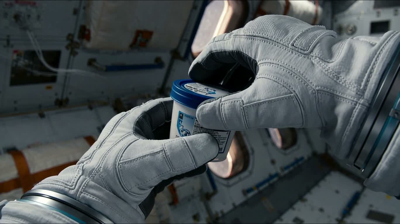 Cream Spreading in Zero Gravity on the Space Station