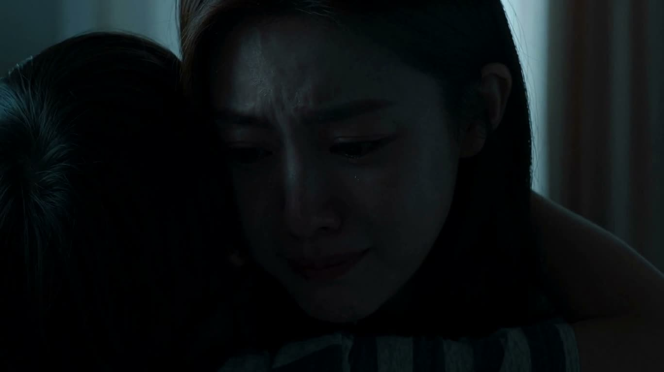 차가운 색조의 어머니의 작별 — AI video creation