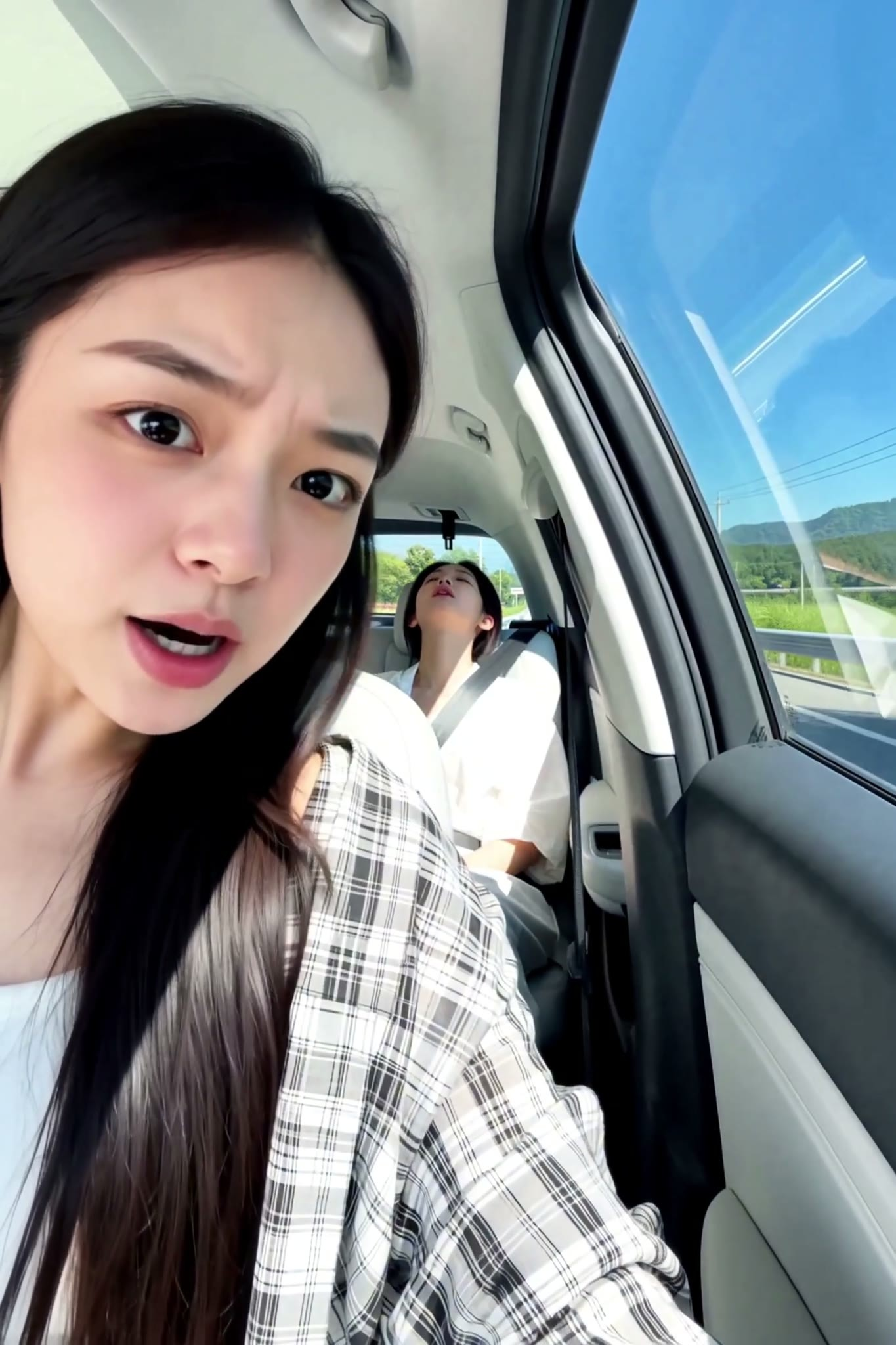 Video 2240x3360