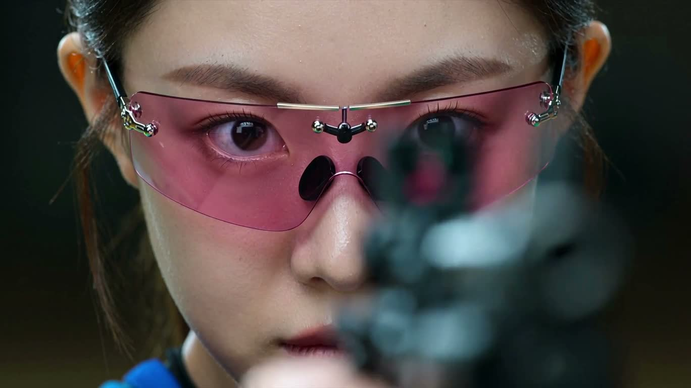 女子射击决胜时刻 — AI video creation