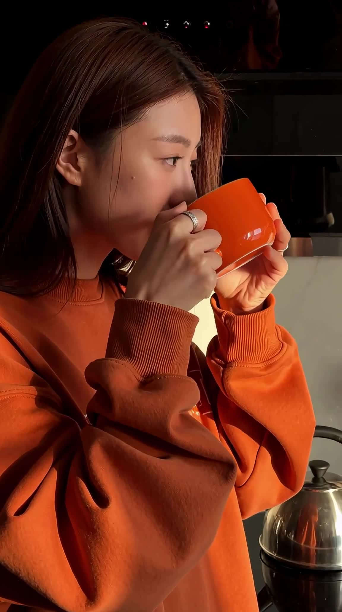 橙色马克杯 15秒 — AI video creation