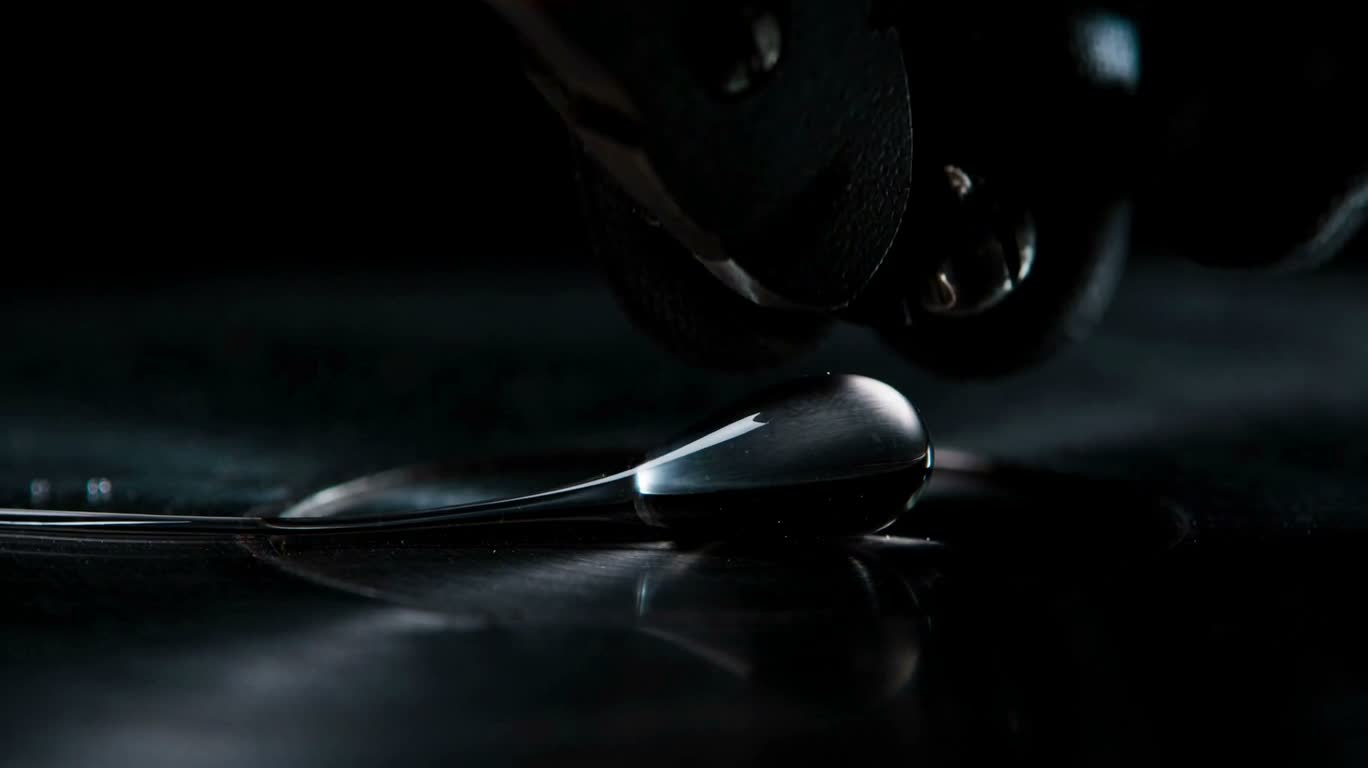 鲁珀特之滴:玻璃瞬碎 — AI video creation