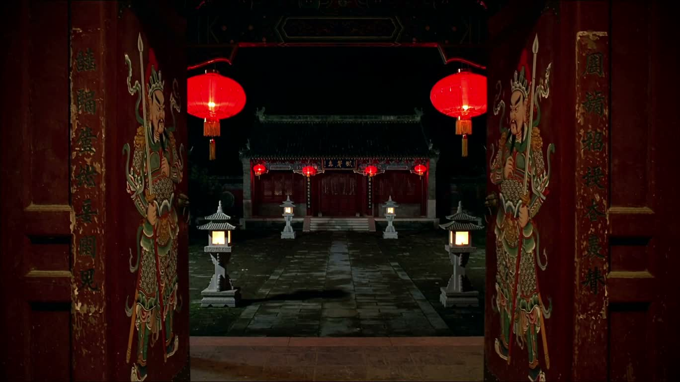 고택의 밤 문신(門神) CCTV 화면 — AI video creation