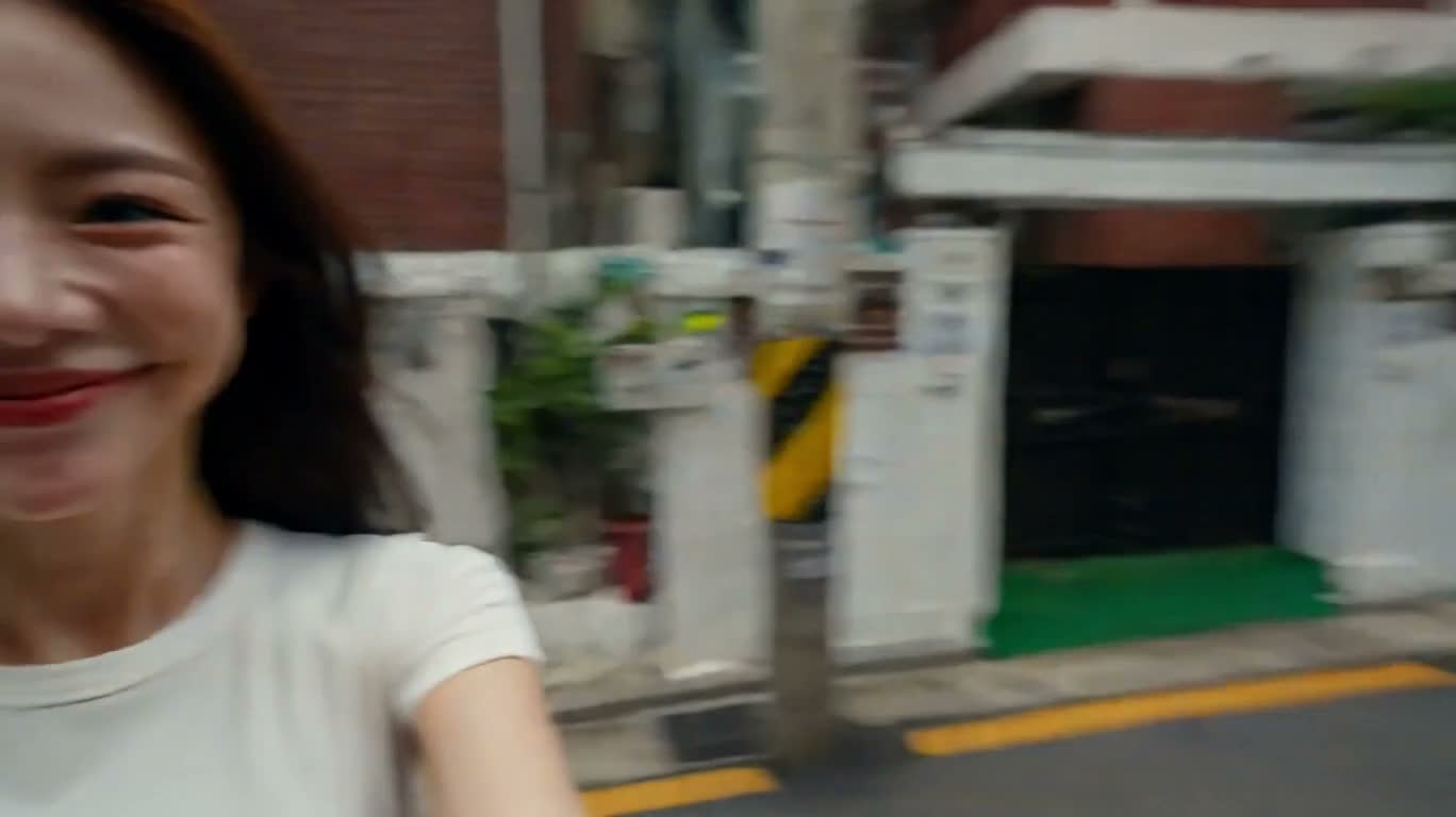 首尔街巷里的约会日 — AI video creation