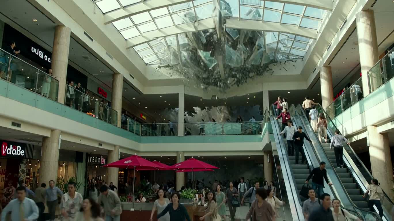 巨兽袭击购物中心 — AI video creation