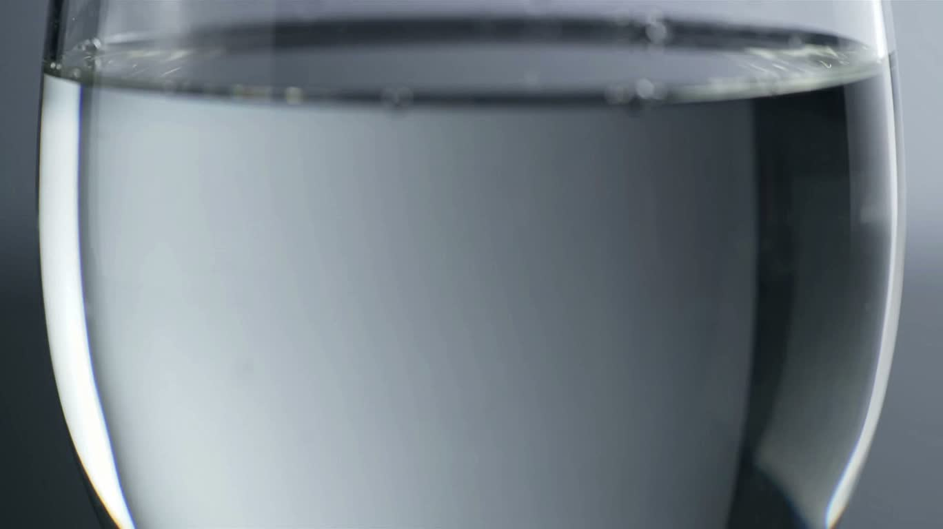 墨滴入水