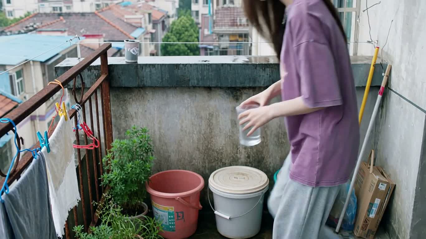 雨后阳台的小花 — AI video creation