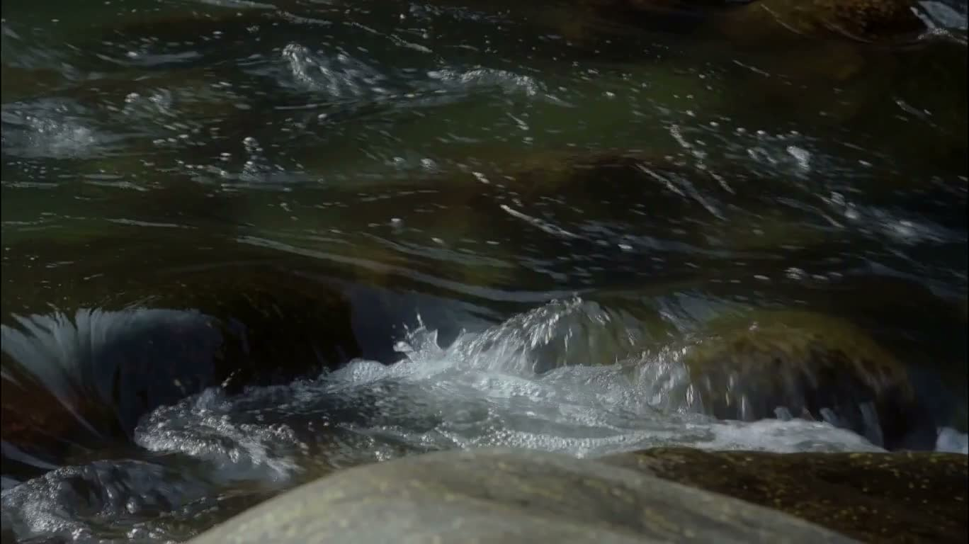 暗岩流水