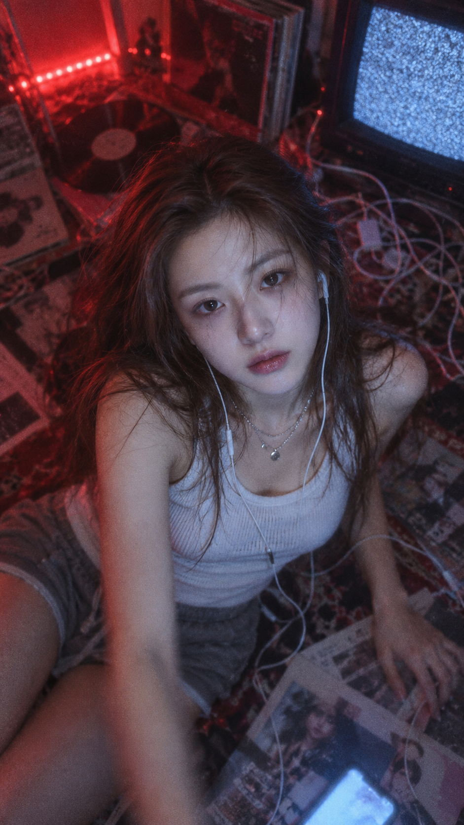 凌晨四点红蓝低保真成年女性情绪摄影 — AI image creation