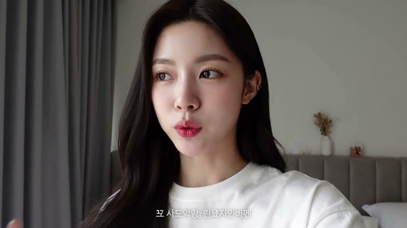 韩国成年女偶像的手机感生活短片 — AI video creation