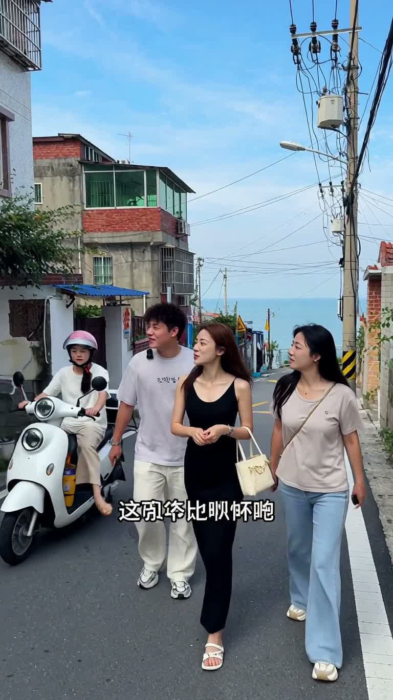 面包店到海边的手持漫步 — AI video creation