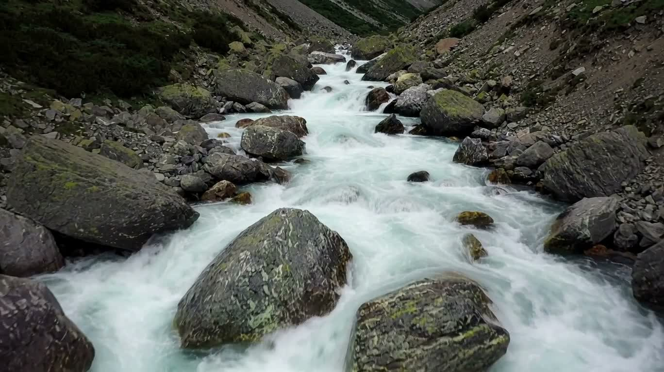 高山激流