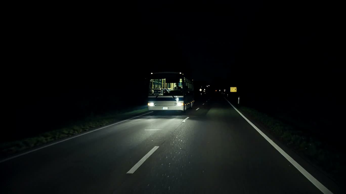 夜路孤行 — AI video creation