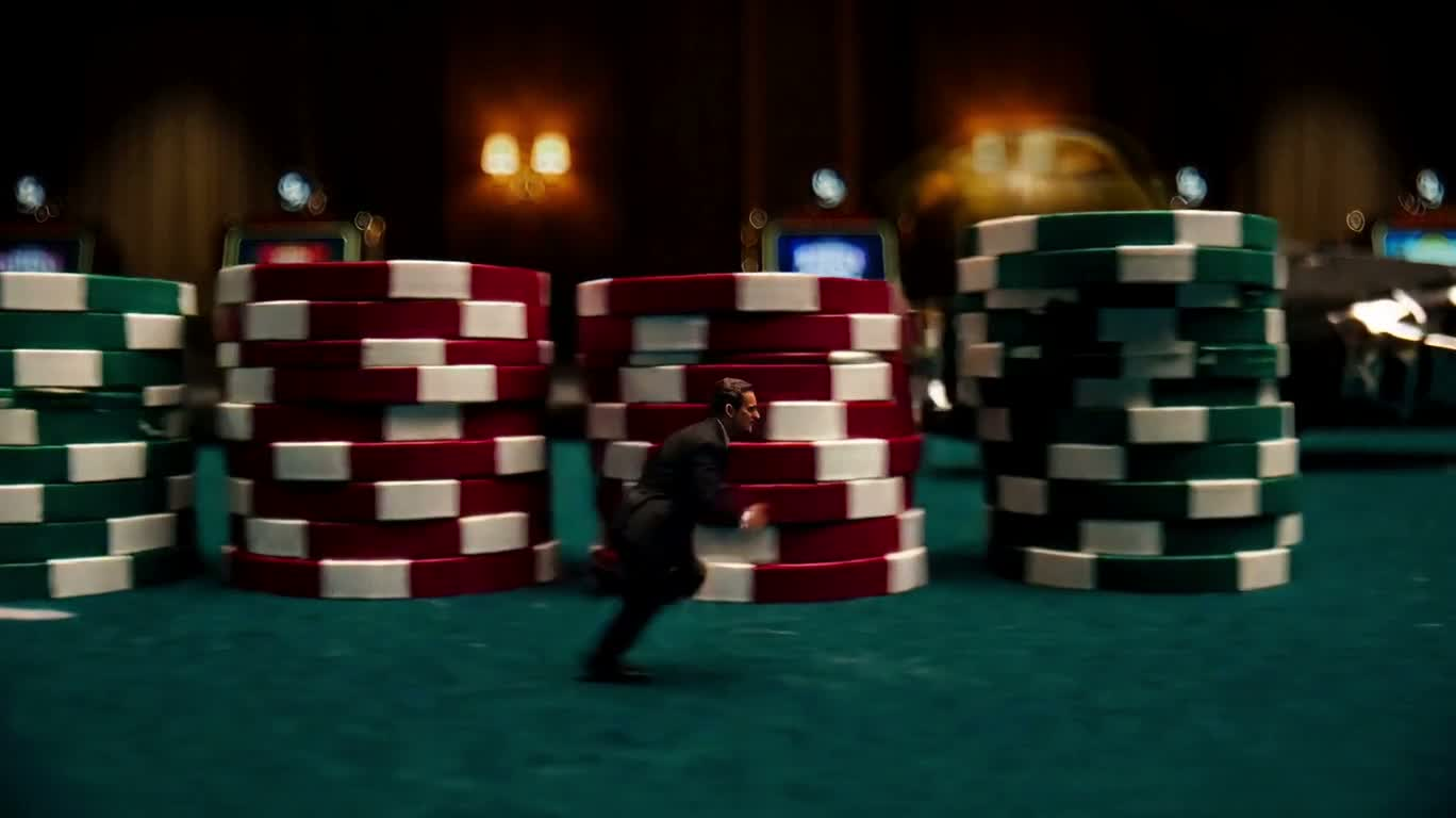 Điệp viên tí hon thoát hiểm trên bàn casino