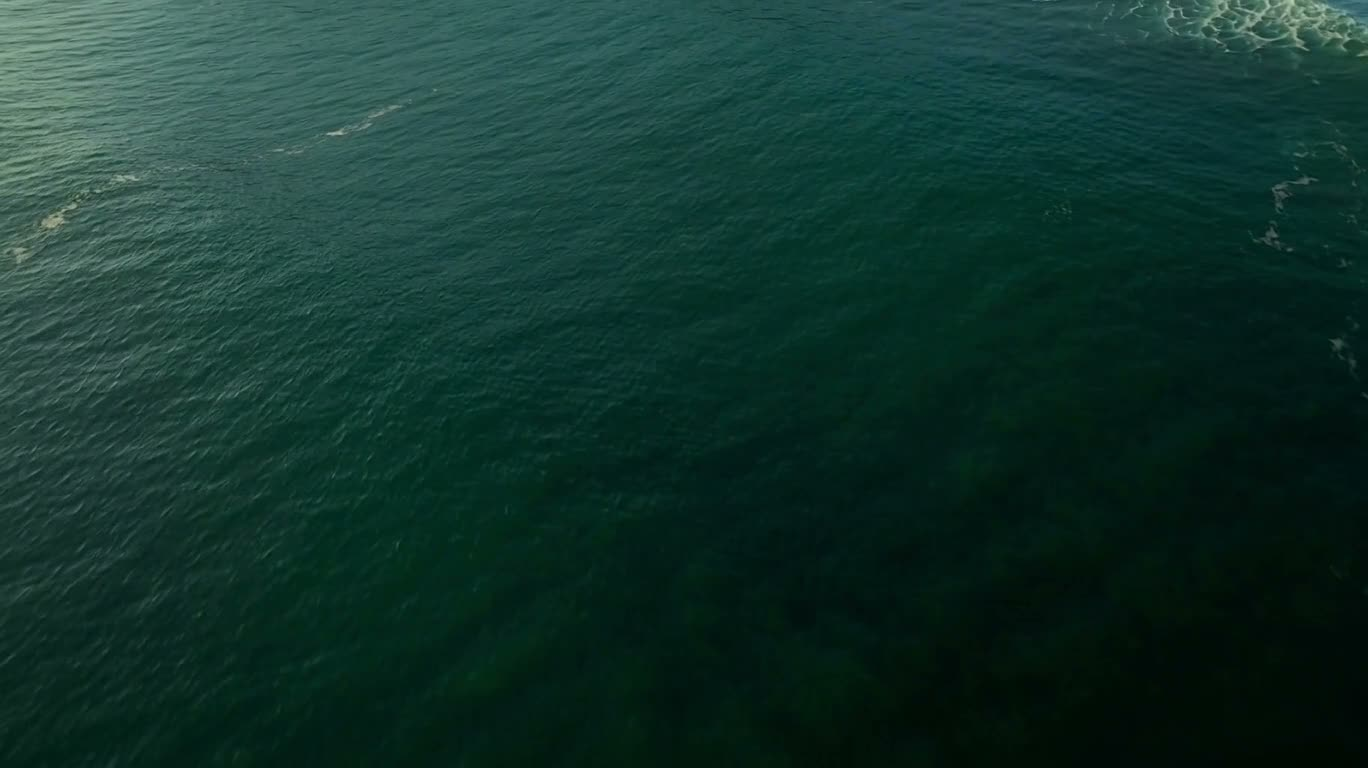 黎明海湾悬崖航拍 — AI video creation