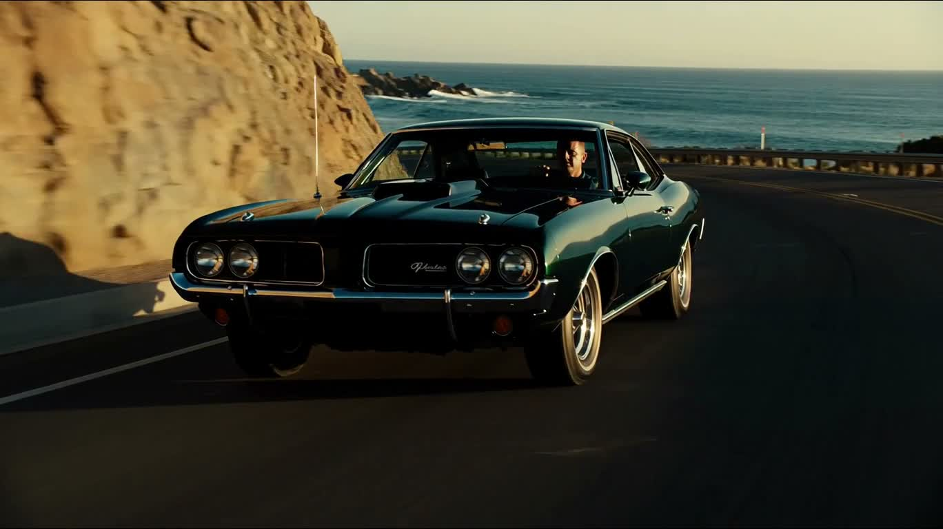 Vintage Muscle Car on the Gold Coast Highway — AI video creation