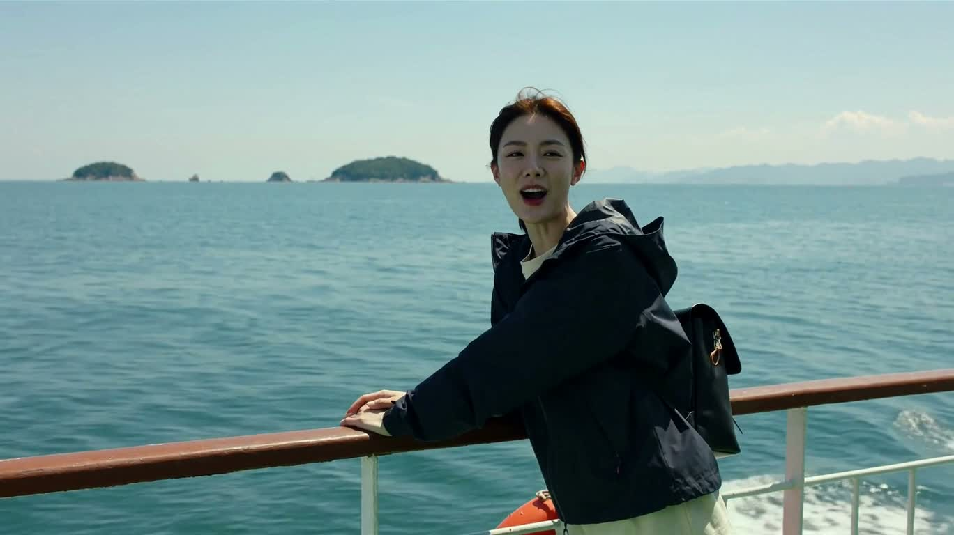 海风中的渡船旅程 — AI video creation