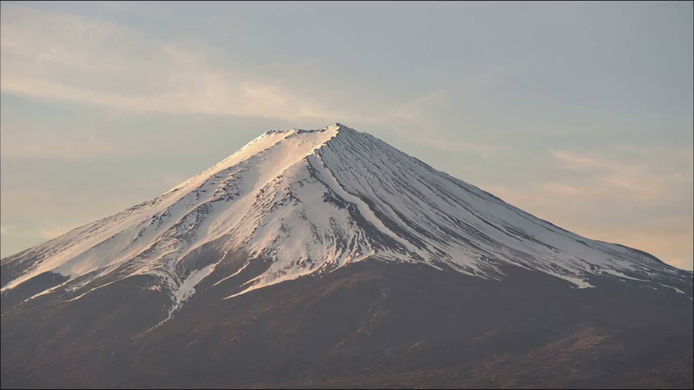 静止镜头下的富士山