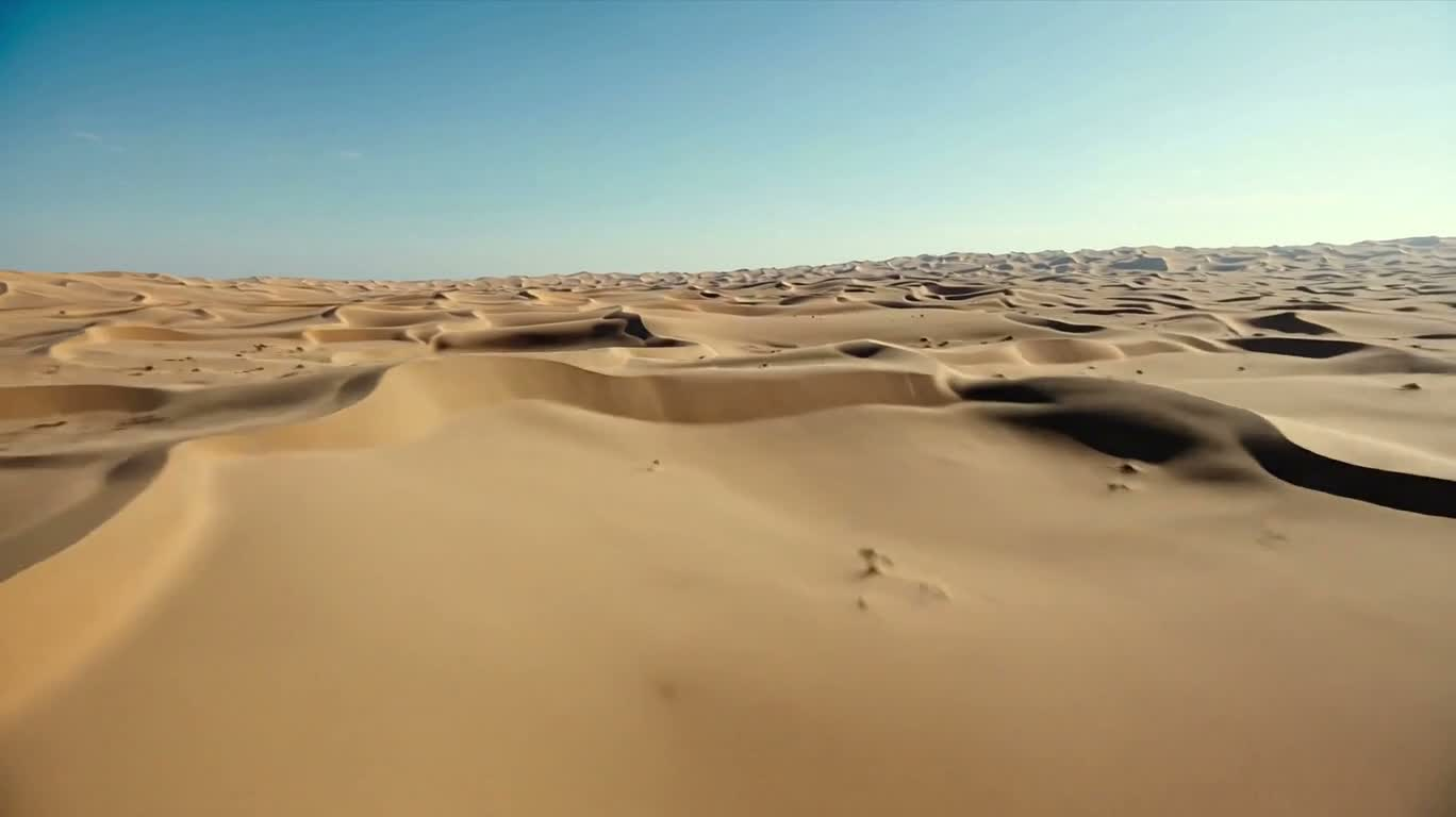 无尽前冲：世界撕裂之旅 — AI video creation