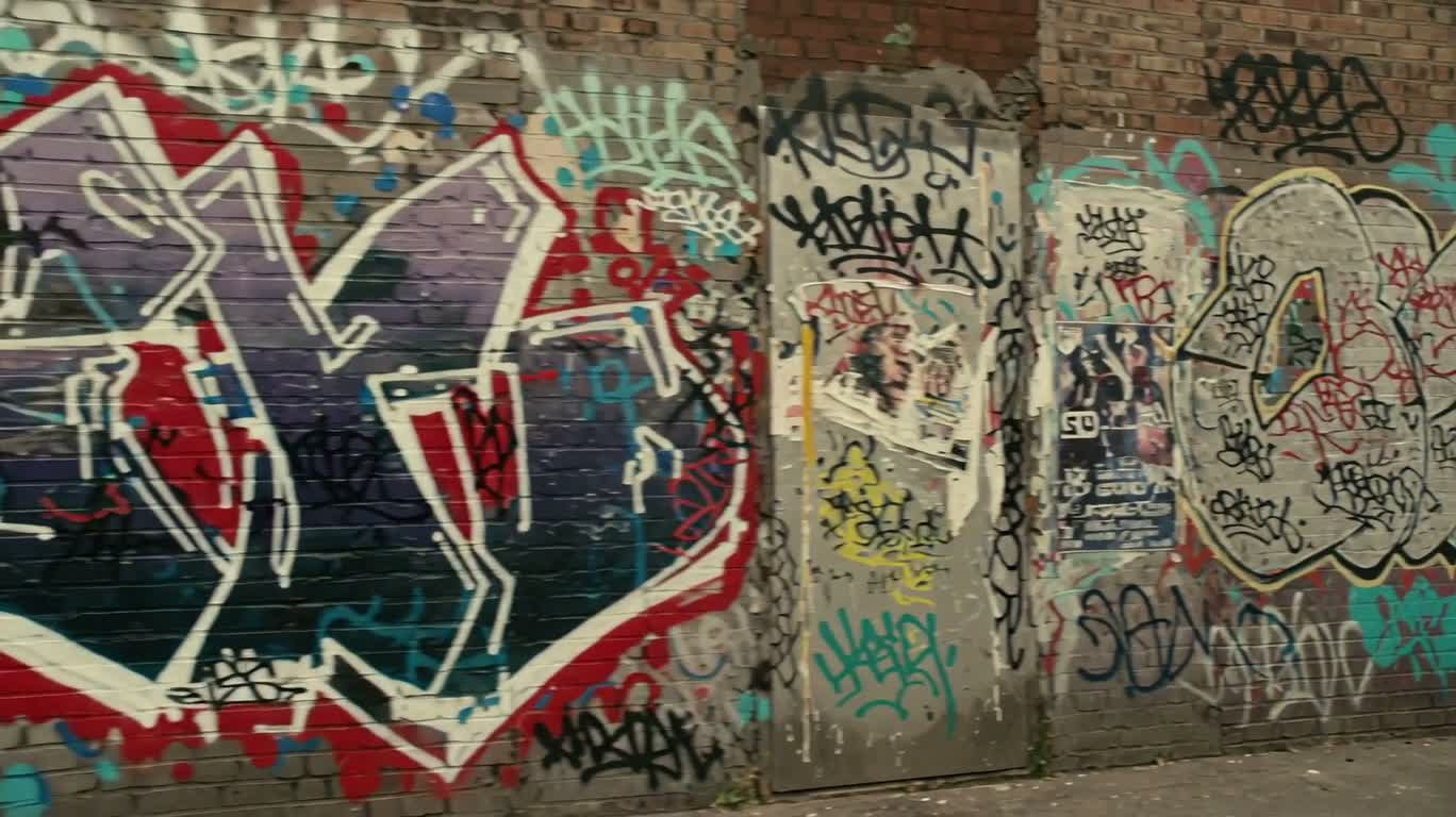 街角涂鸦艺术区 — AI video creation