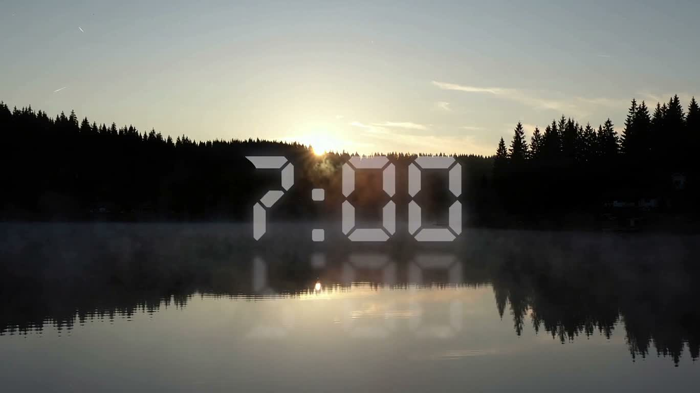 晨雾湖畔的七点