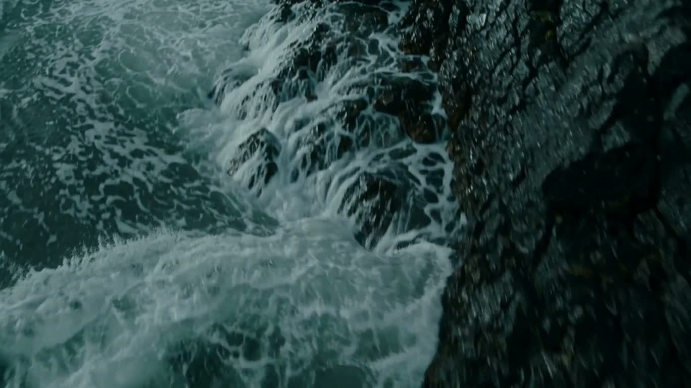 风暴海岸的维京长船 — AI video creation