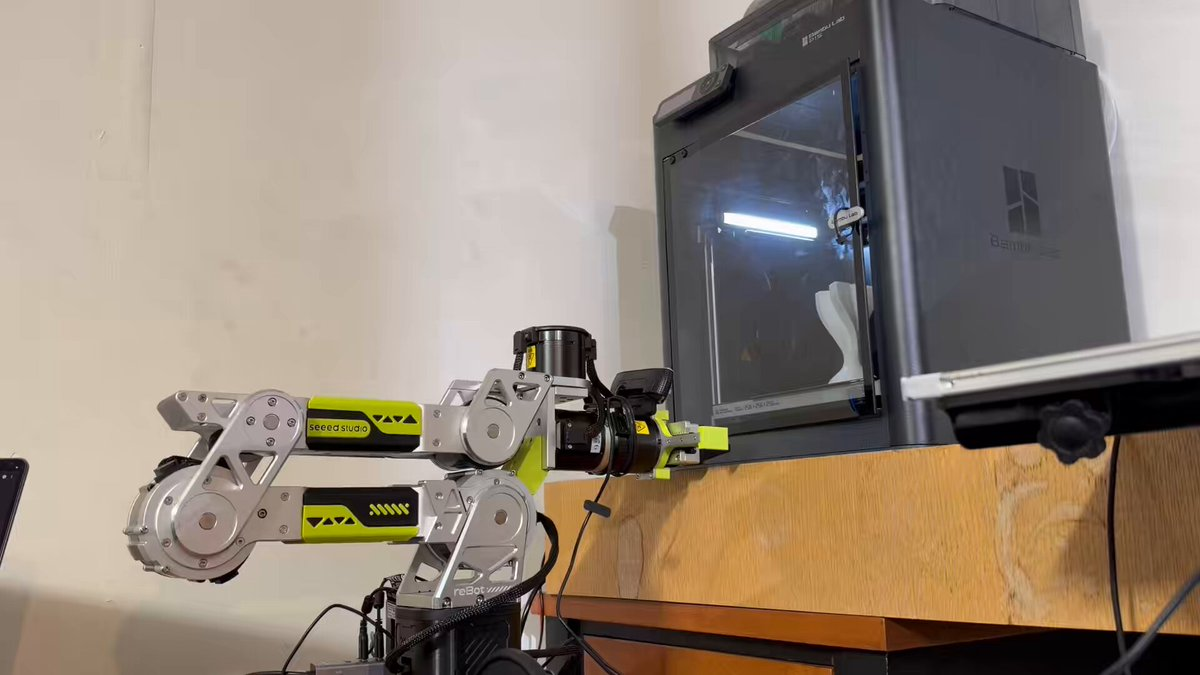 3D模型设计打印及机械臂取件 — AI video creation
