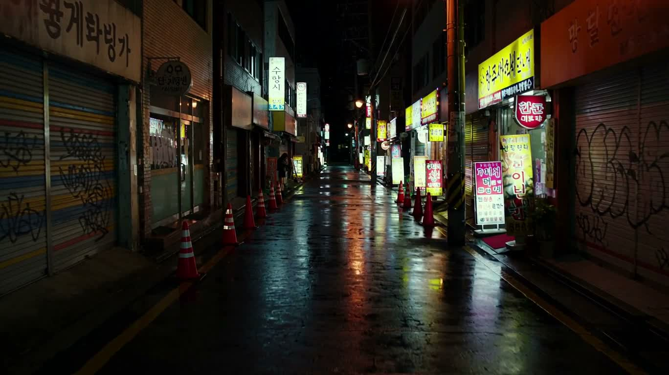 Rencontre dans une ruelle sous la pluie néon — AI video creation
