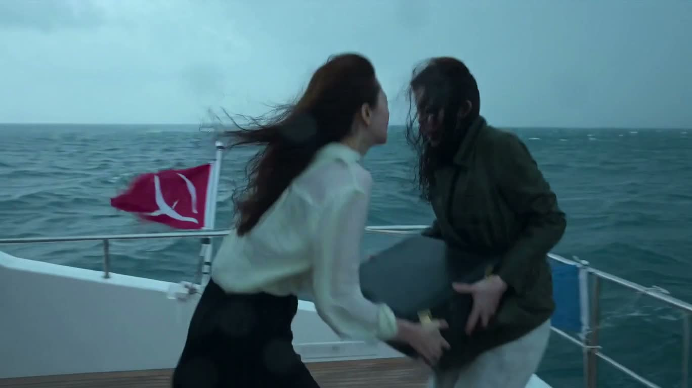 暴风雨游艇上的遗产争夺 — AI video creation